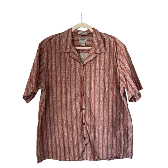 L.L. Bean Printed Red White Tan Short Sleeve Button Up Shirt Size Large 100% Cot - Picture 2 of 6